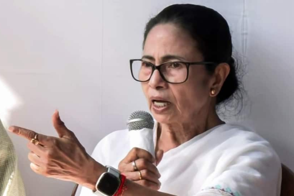 Durgapur Medical Student Gangrape: CM Mamata Banerjee की प्रतिक्रिया, ‘रात 12:30 बजे वह कैसे बाहर आई?’