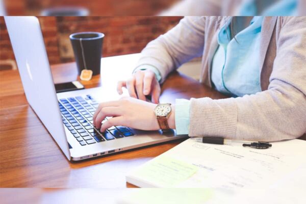 Rent: बेंगलुरु में ऑफिस सेटअप के लिए 10 महीने का अग्रिम किराया जरूरी