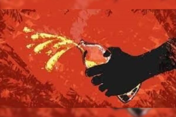 Accused की पत्नी ने Survivor के पिता पर लगाया बलात्कार का आरोप