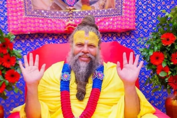 Darshan: प्रेमानंद जी महाराज “एकांतिक वार्तालाप” कैसे करें बुकिंग और प्रक्रिया