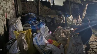 Blast: यूपी के इस शहर में छिपा विस्फोटक बरामद