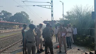 Death: गोपालगंज रेलवे स्टेशन पर फूट ओवरब्रिज के नीचे मिला वृद्ध का शव