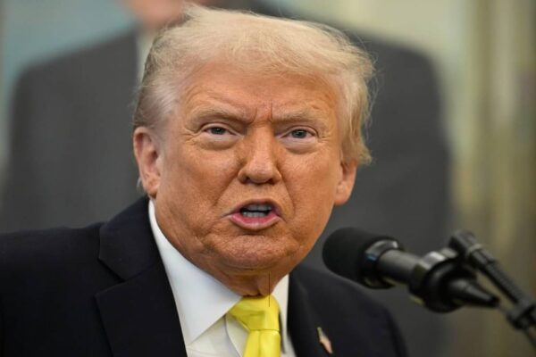 Auto: ट्रंप ने अमेरिकी ऑटो उत्पादन के लिए क्रेडिट बढ़ाने को मंजूरी दी, 25% ट्रक शुल्क लागू