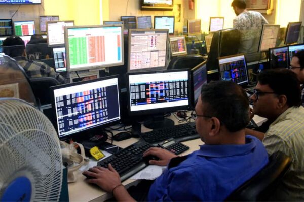 Market Fluctuation: अनुभवी निवेशकों के सिद्धांत समझें