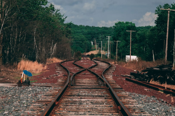 Train हादसा: मिर्जापुर रेलवे स्टेशन पर कई लोगों की मौत की आशंका