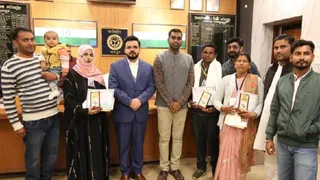 SIR: रामपुर में 10 लाख एसआईआर फॉर्म जमा, चार BLO को मिला सम्मान