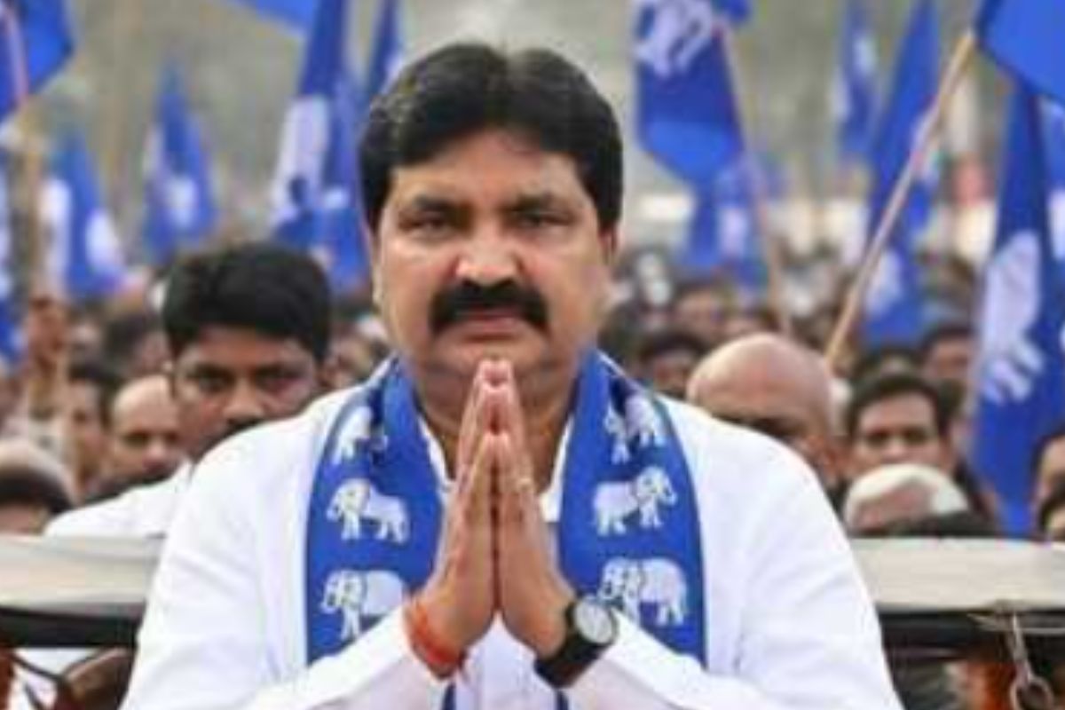 Land Mafia: गोपालगंज में बड़े नेता का संरक्षण, पुलिस कर रही जांच