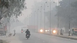 Uttar Pradesh News: UP Weather Update: पछुआ हवाओं ने बदला मौसम, सर्दी को लेकर IMD का लेटेस्ट अपडेट; इन जिलों में कोहरा