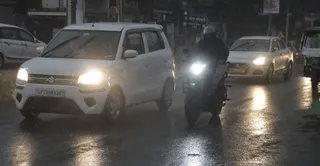 UP News: UP Weather Updates: Weather changed due to rain with strong winds in Kanpur, huge damage to crops