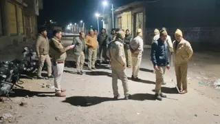 UP News: Police action after stone pelting on Kanwadis in Amroha, four named; FIR against 25 unknown people and three arrested