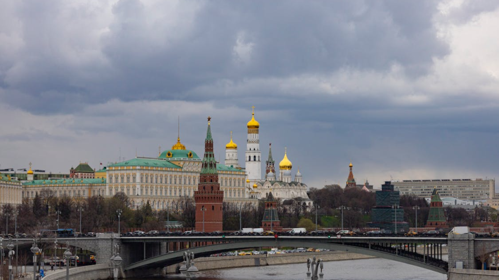 Russia needs more than 1 crore workers! Interest shown in providing jobs to Indians, work permits are being issued in abundance.