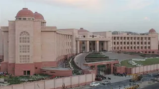 UP News: Illegal extortion and corruption case against Nikant Jain cancelled, High Court gives verdict in case related to solar power project