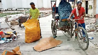 UP News: Biomedical waste scattered in the hospital and infection increasing due to contaminated water, antibiotics ineffective