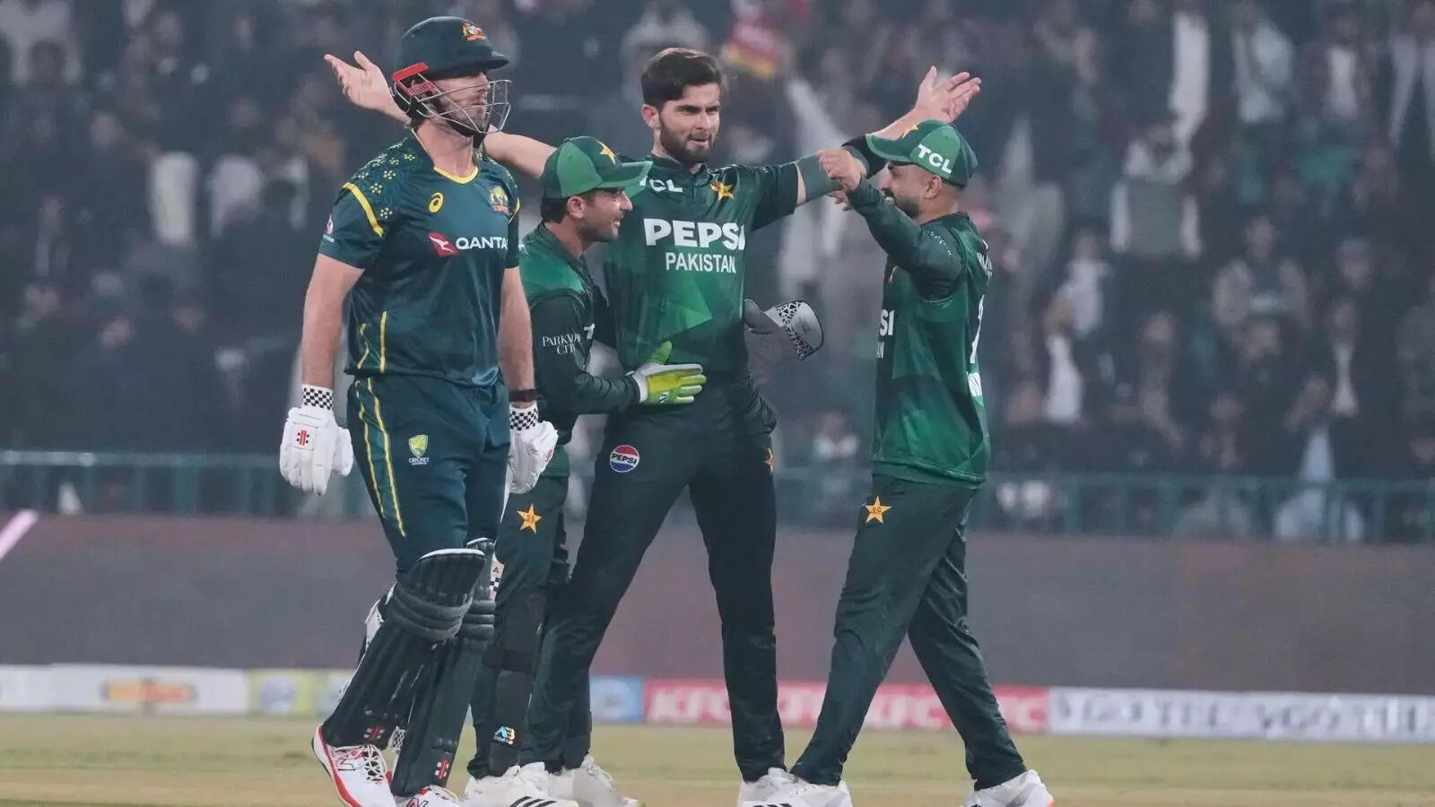 Pakistan whitewashed Australia, made a big record by all out for 96 runs