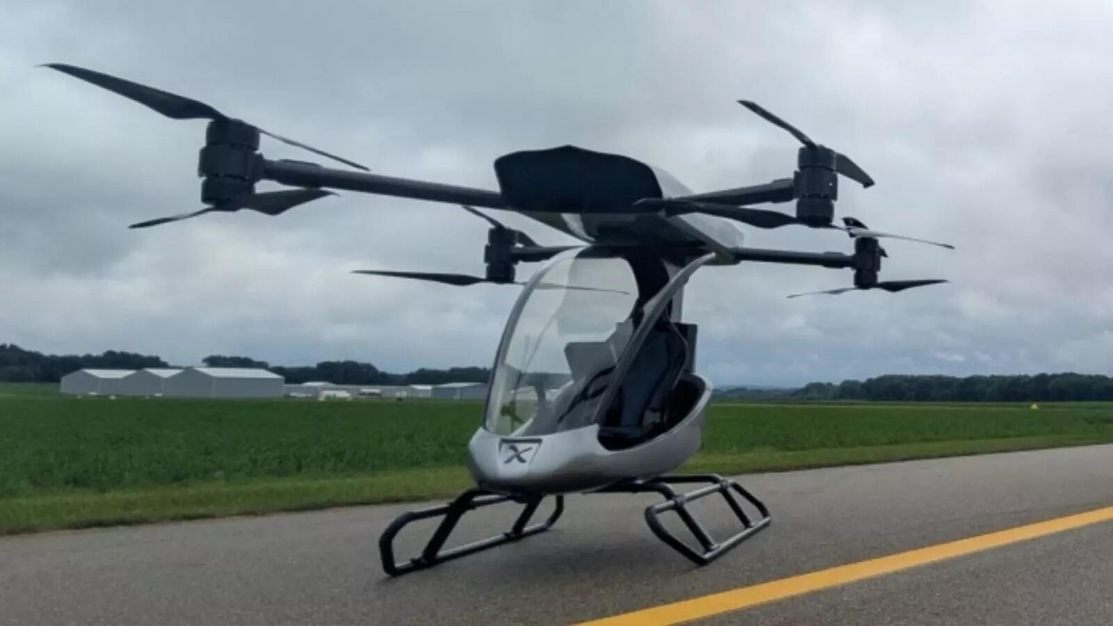 This electric aircraft will fly even from the courtyard of the house, it is as easy to operate as a motorcycle.