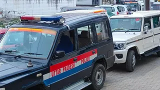 UP News: Violent clash on Ganga sand in Chandauli: Horse-camel operator and sailor clashed, five injured