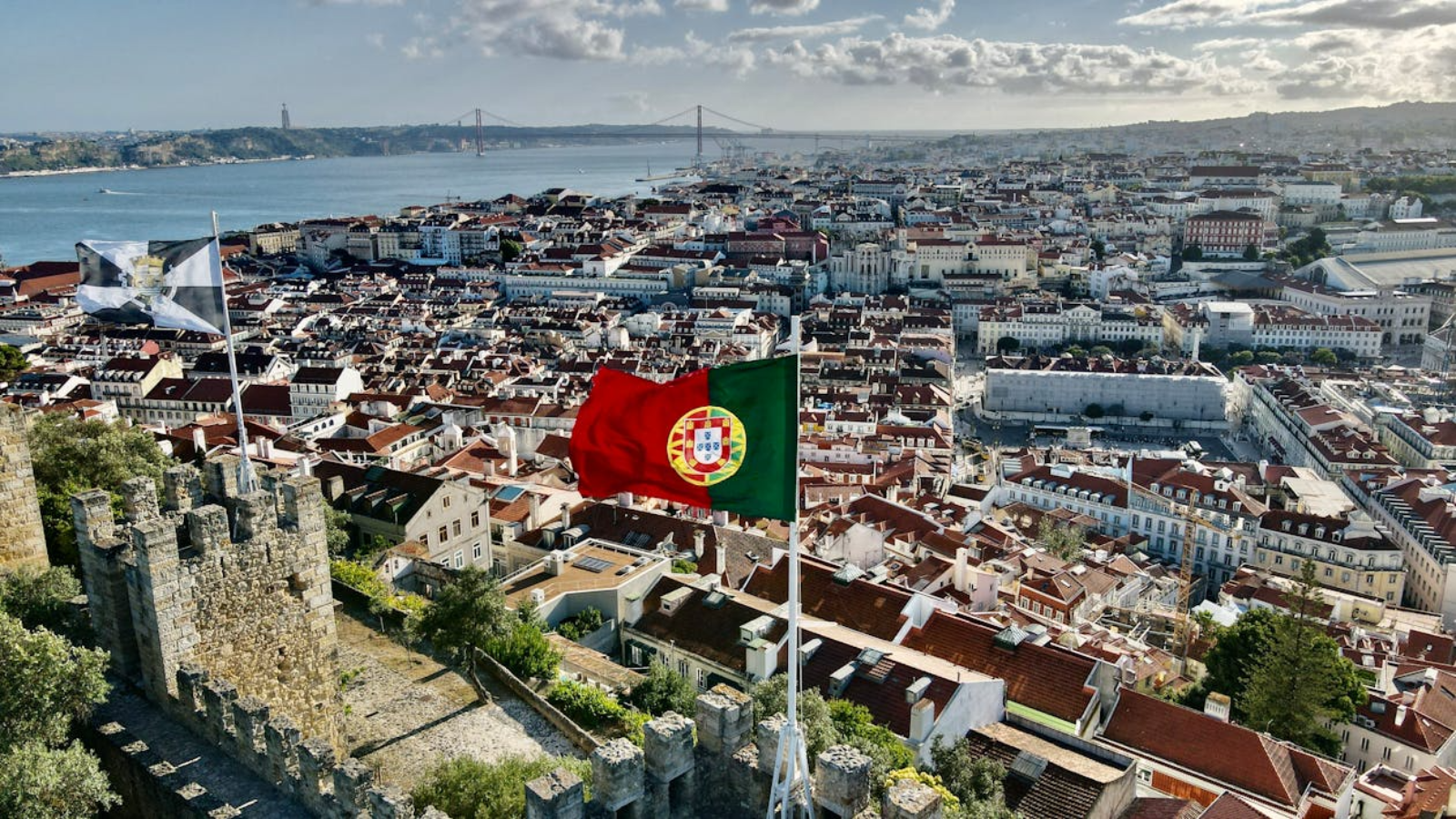 Go to Portugal and find a job yourself, the government gives this special visa to foreign workers, know what are the conditions.
