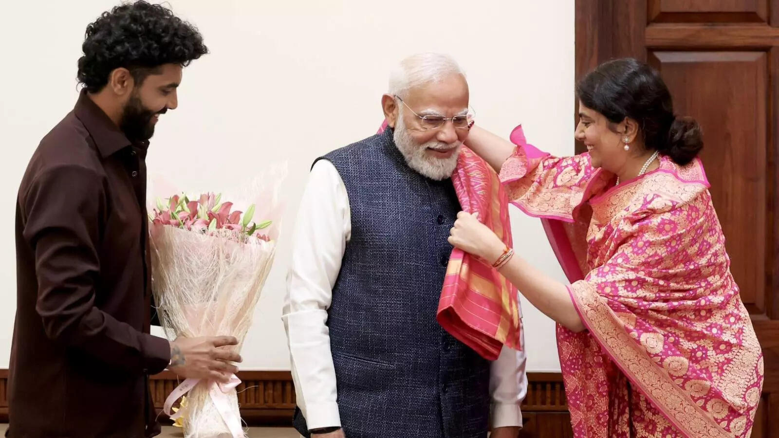 Ravindra Jadeja met PM Modi, wife Rivaba seen in desi style, bag filled with central contract a day before