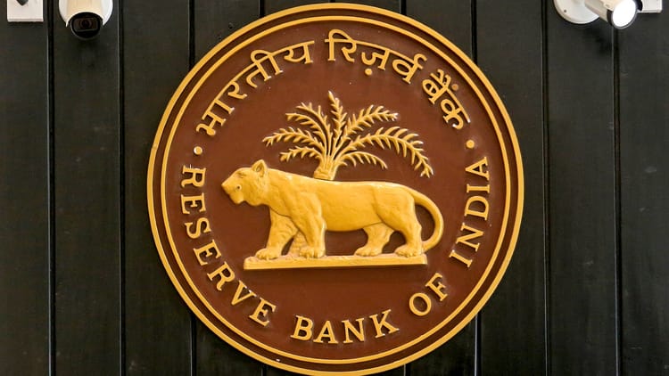 Is your bank pressurizing you to buy insurance along with the loan?: Know this update from RBI, you may get compensation – Rbi Guidelines On Mis-selling Banking News Hindi Rbi Draft Circular Financial Consumer Protection