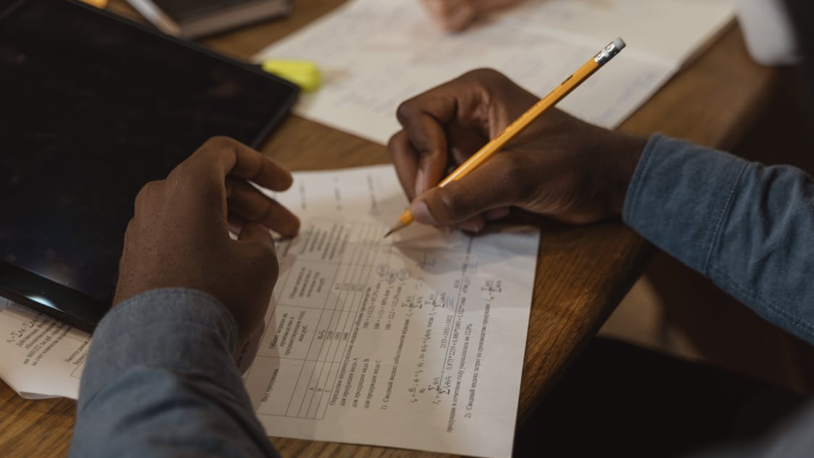 What SAT score is required for US? Know on what basis one gets admission in US universities.