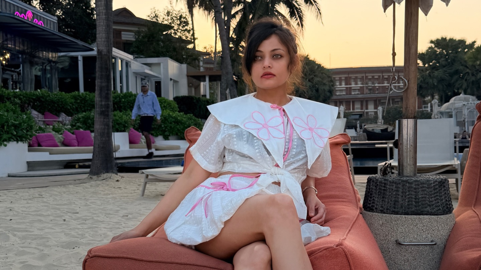 ‘Aishwarya Rai’s lookalike’ slays in mini skirt, slays with her killer looks, everyone goes crazy over Sneha’s style