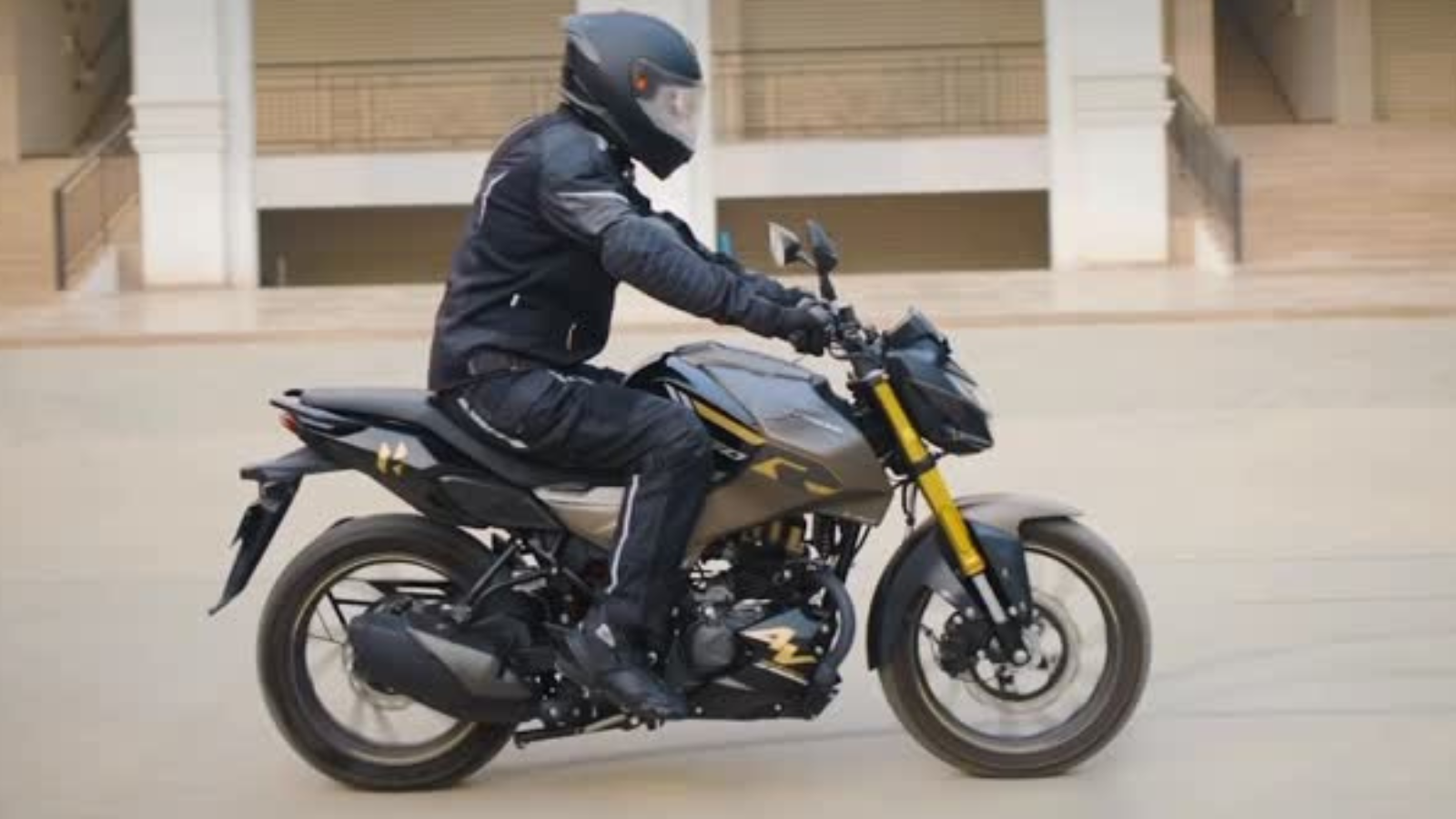 Motorcycle-scooter sales increased in India, fighting broke out in showrooms of these 6 companies in January