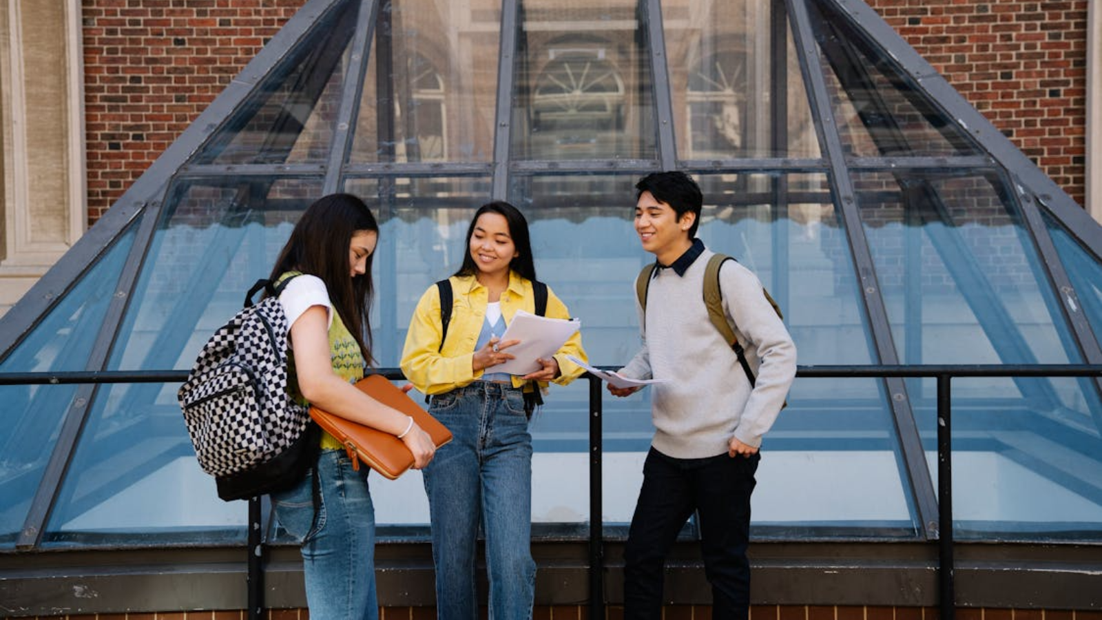 Can one change colleges after taking admission in America? Understand the complete process related to transfer here