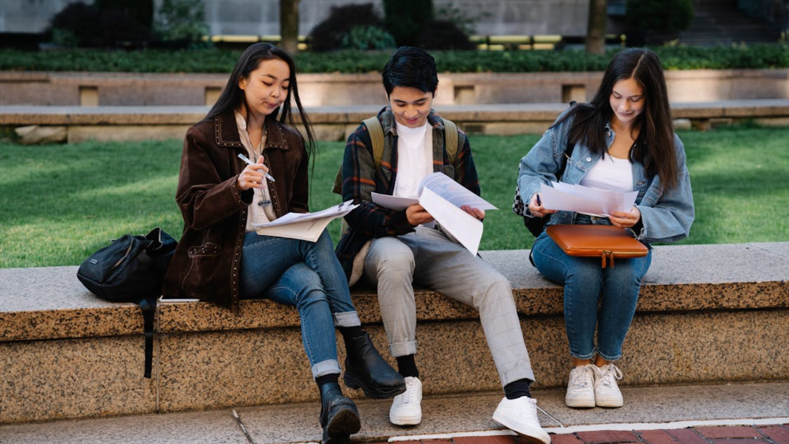 Those studying in America should be careful about one thing, if they are self-willed they will be deported, understand these rules of F1 visa.