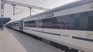 UP News: CCTV footage and record of stone pelting case in Vande Bharat train, incident near Nayapurwa