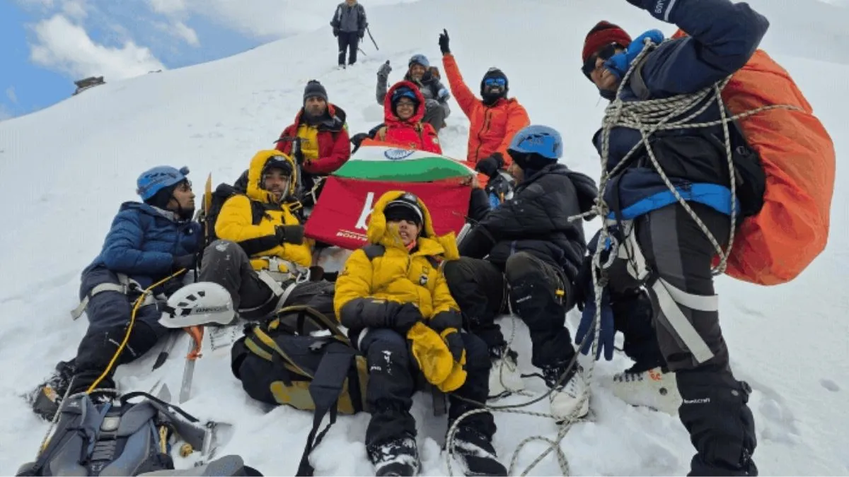 9-year-old Vihan Chetaria of Jamnagar creates history: sets new national record by scaling 17,350 feet ‘Friendship Peak’
