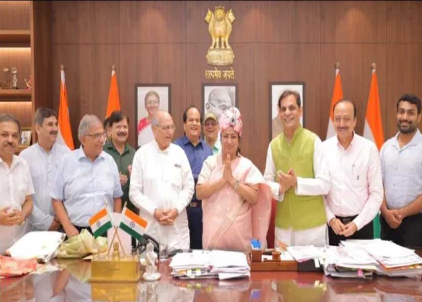 सदर बाजार कहीं नहीं जा रहा! शिफ्टिंग की खबरों पर CM रेखा गुप्ता ने लगाया विराम, व्यापारियों को दी बड़ी राहत