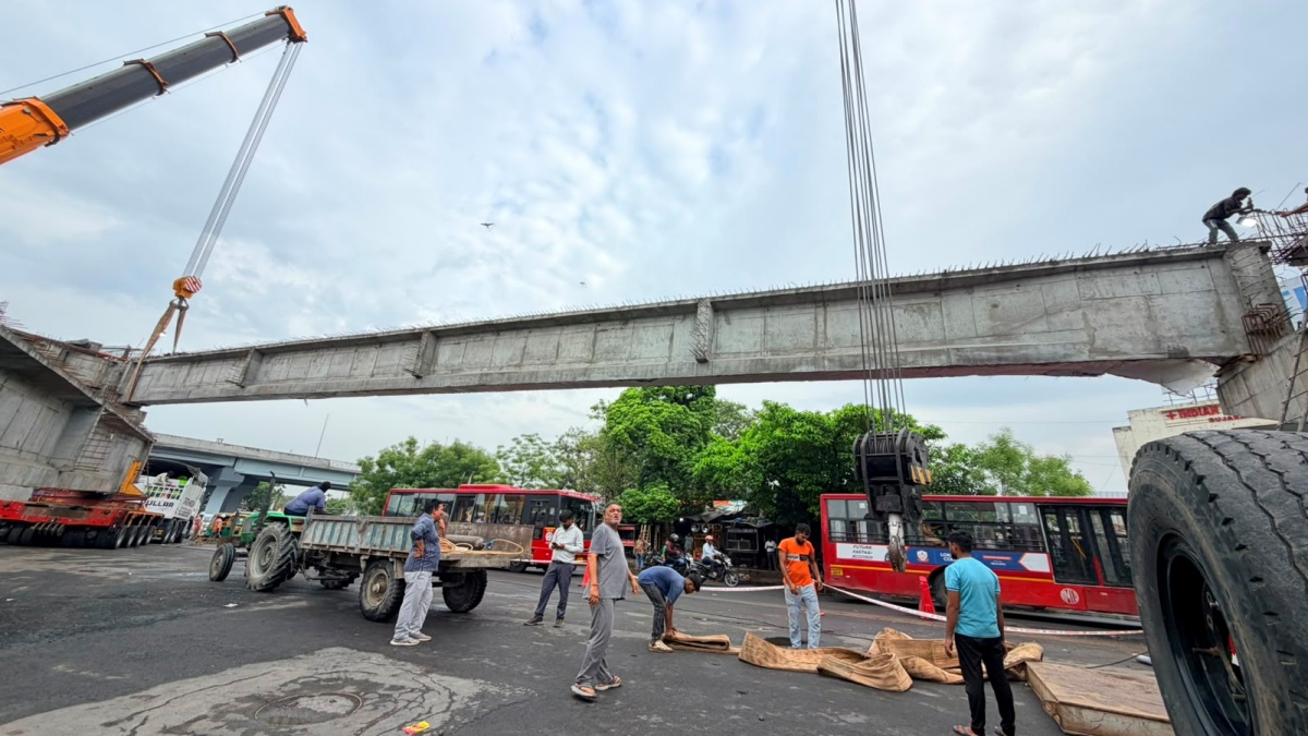 Ahmedabad: Wadge Junction Flyover Bridge construction accelerated, 41 meter girder launching work started