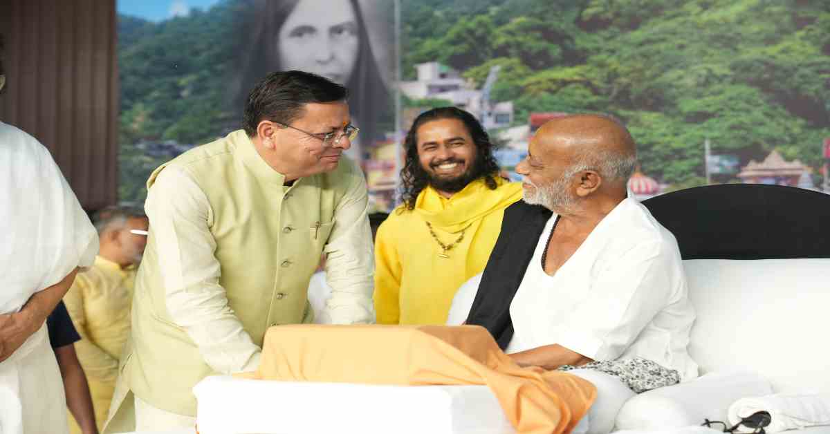 Spiritual: मोरारी बापू की रामकथा में बोले CM धामी, भारतीय संस्कृति का प्रसार जरूरी