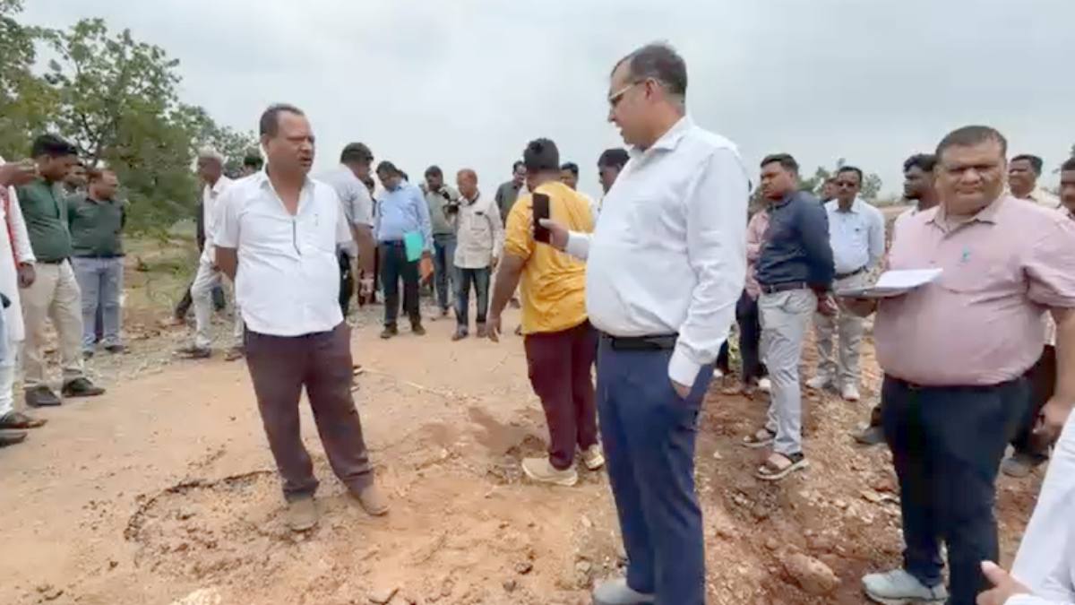 Corruption: पंचायत मंत्री के क्षेत्र में सड़क घोटाले पर बड़ी कार्रवाई, इंजीनियर निलंबित