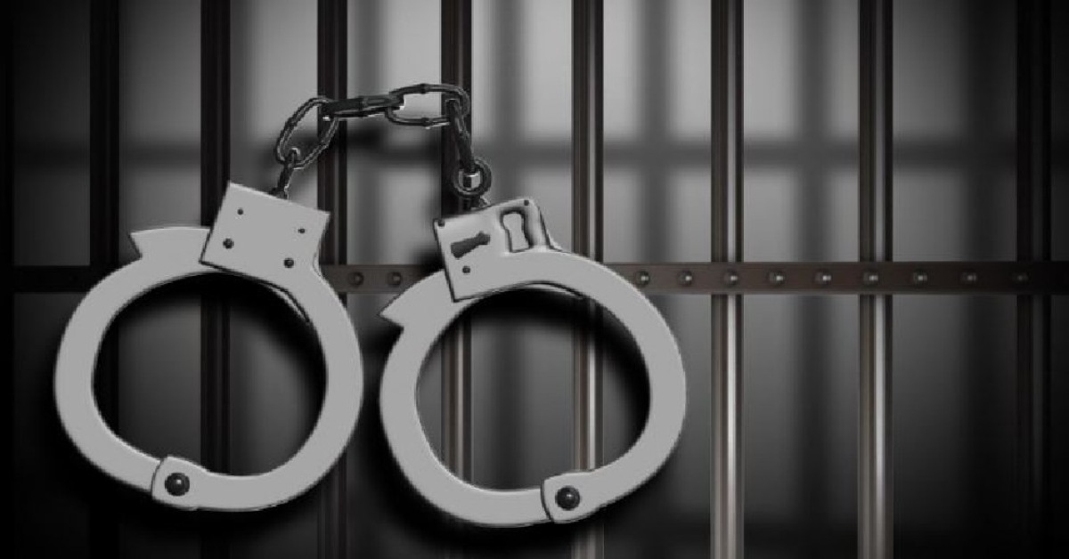 Crime: यूपी में प्रॉपर्टी डीलर हत्याकांड का मुख्य शूटर गिरफ्तार